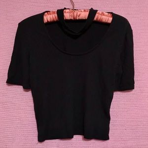 choker crop top